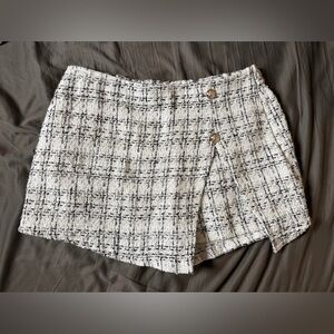 Black and White Tweed Skort - Women’s size 1XL